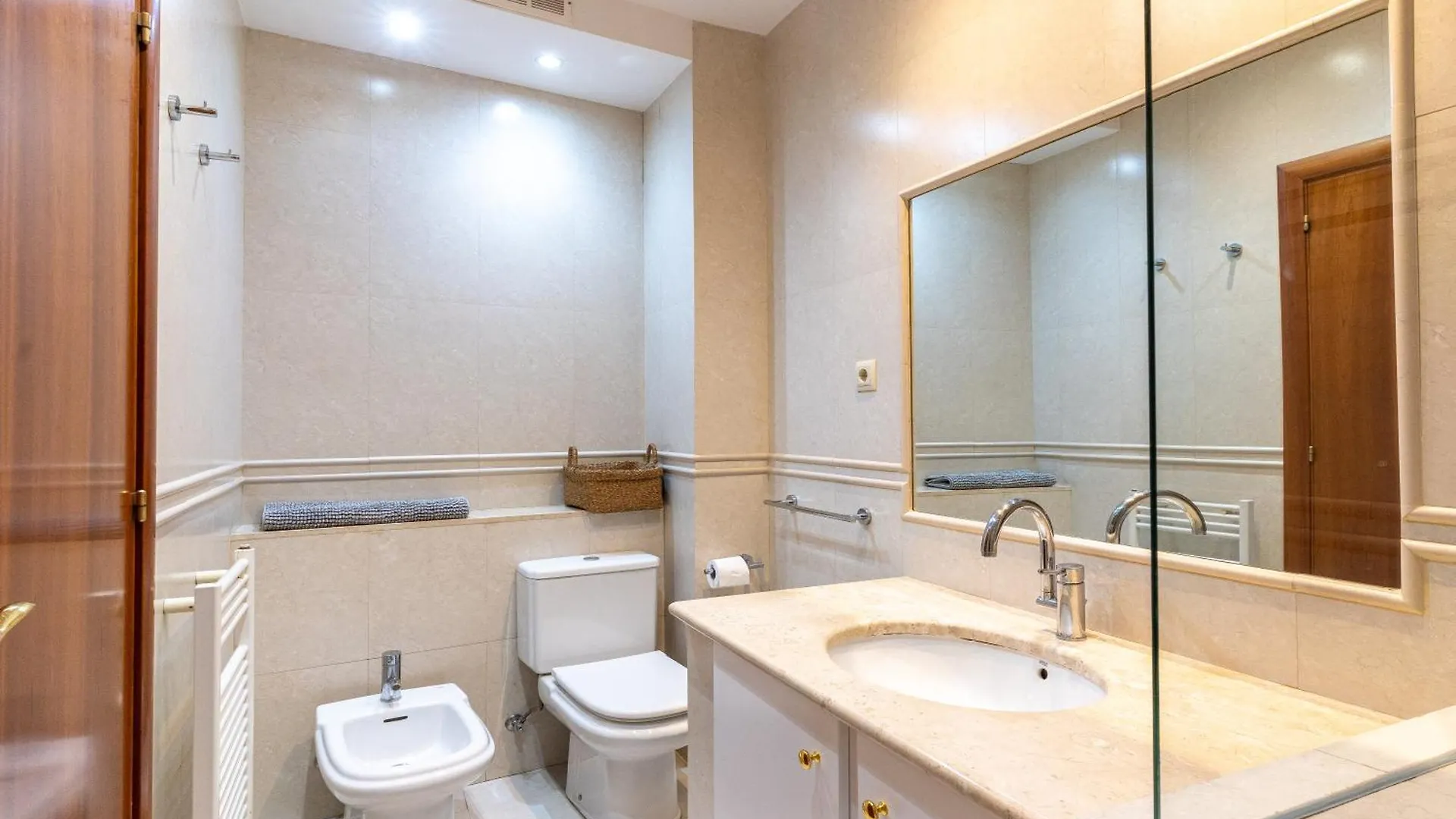 Magnifico Apartamento En El Centro バルセロナ 0*,